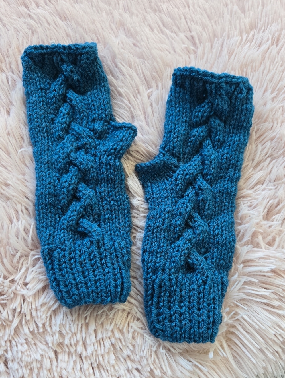 * NEW Handmade Botany Teal Blue Cable Knit Wrist Warmers Mittens Gloves